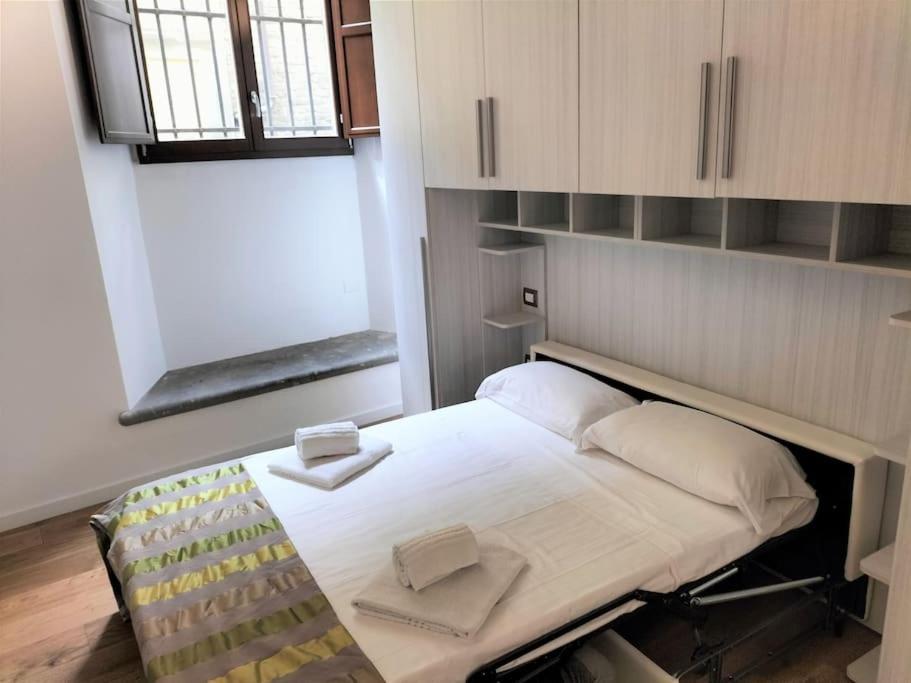Pandolfini Apartment- With 2 Bedrooms Apartment *